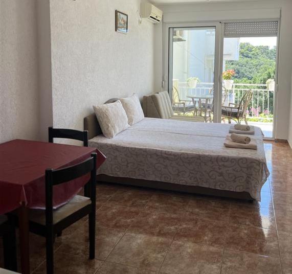 Apartmani Neda Bane Petrovac Exterior foto