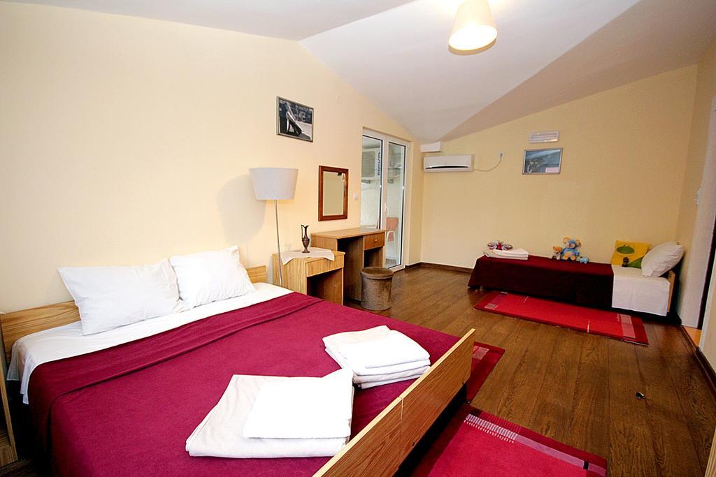 Apartmani Neda Bane Petrovac Cameră foto