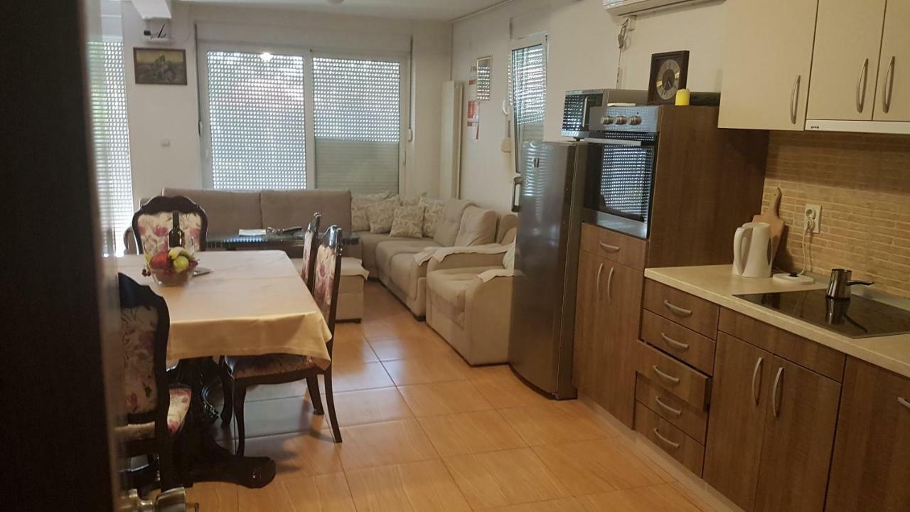 Apartmani Neda Bane Petrovac Exterior foto