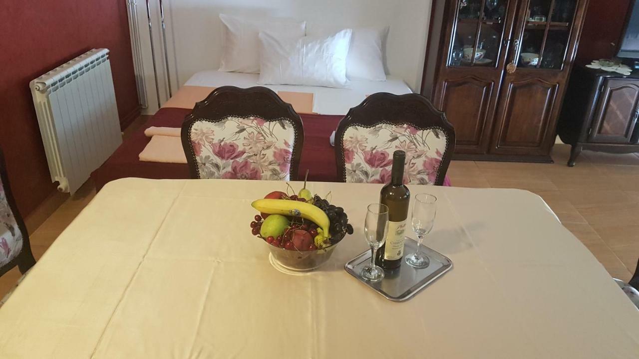 Apartmani Neda Bane Petrovac Exterior foto