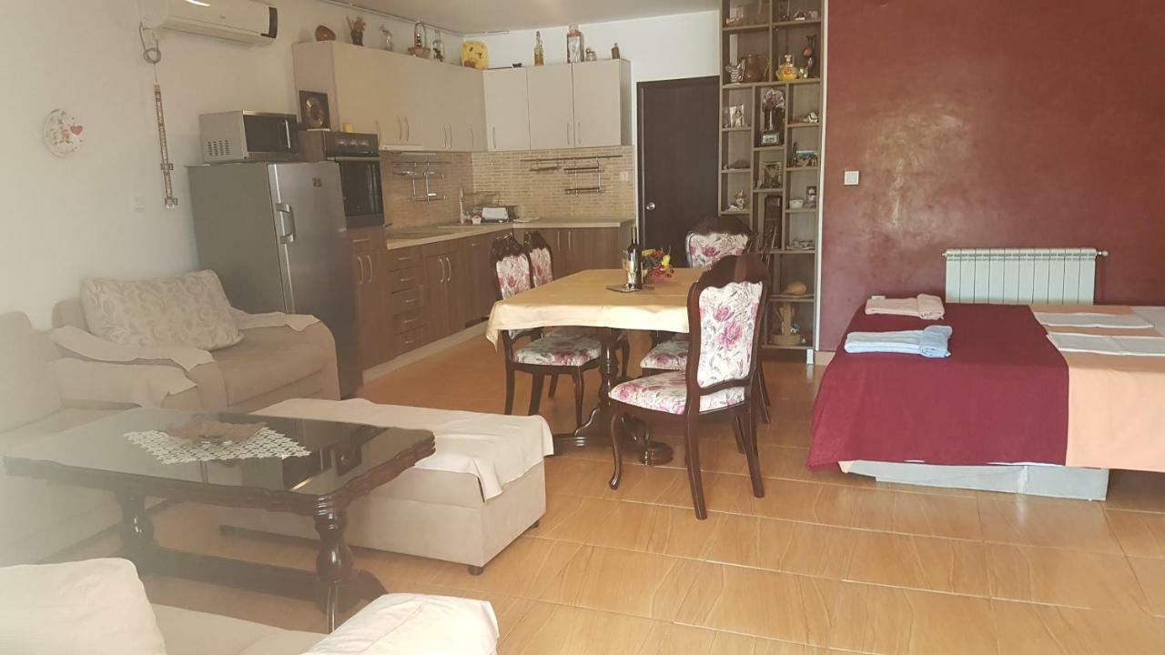 Apartmani Neda Bane Petrovac Exterior foto