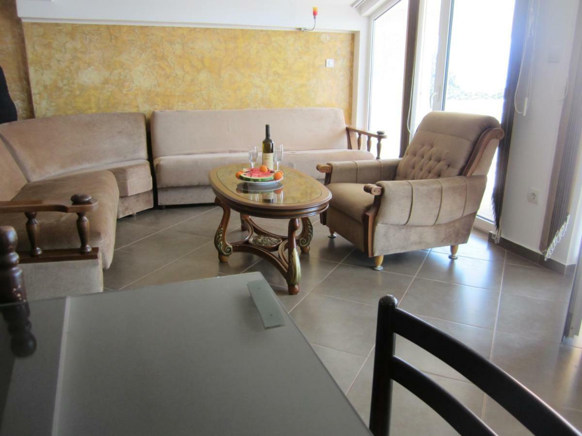 Apartmani Neda Bane Petrovac Exterior foto