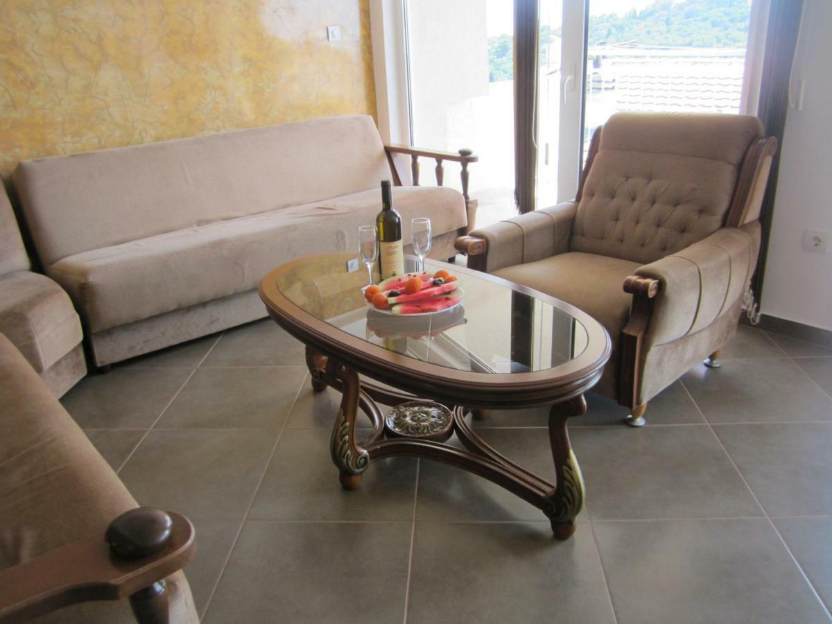 Apartmani Neda Bane Petrovac Exterior foto