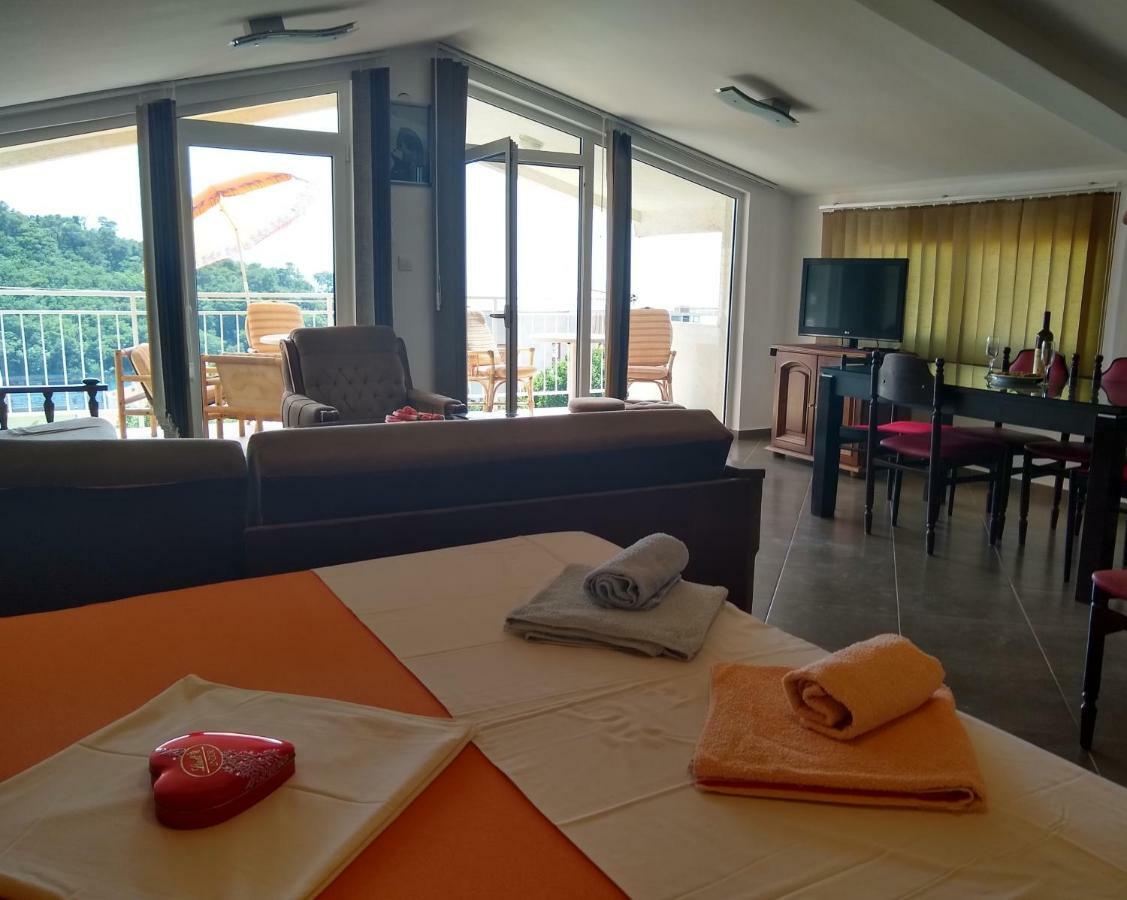Apartmani Neda Bane Petrovac Exterior foto