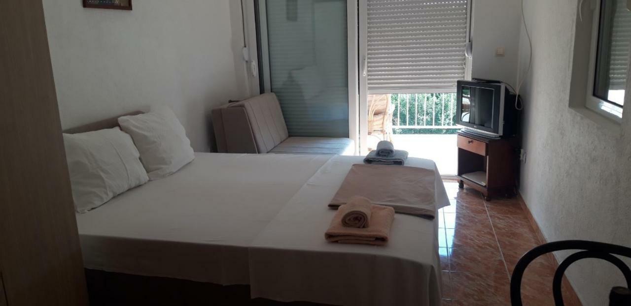 Apartmani Neda Bane Petrovac Exterior foto