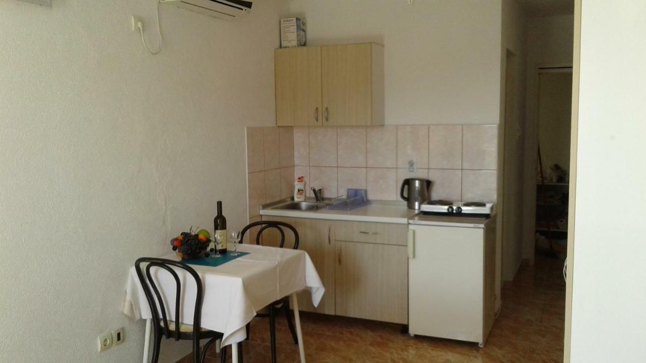 Apartmani Neda Bane Petrovac Exterior foto